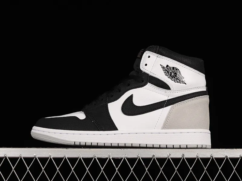 All categories Air Jordan Jordan series basketball shoes Air Jordan 1 High foreign trade version Air Jordan 1 High OG "Stage Haze" AJ1 Joe 1 black and gray toe 555088-108